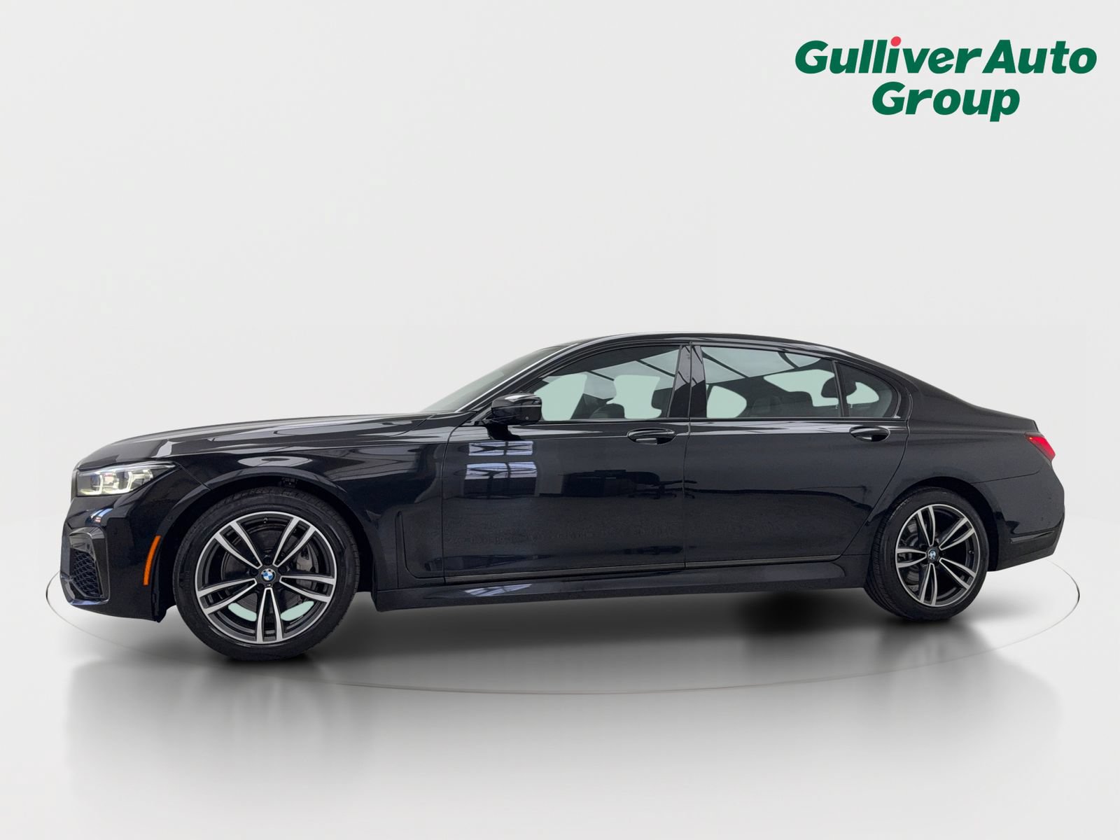 Used 2020 BMW 740i xDrive w/ M Sport Package AWD/4WD image 2