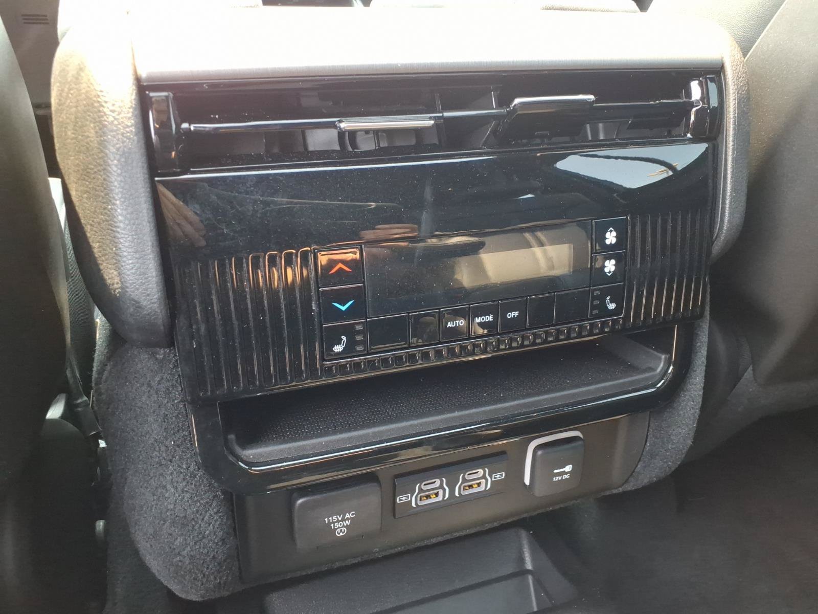 Used 2026 Jeep Grand Wagoneer Limited AWD/4WD image 15