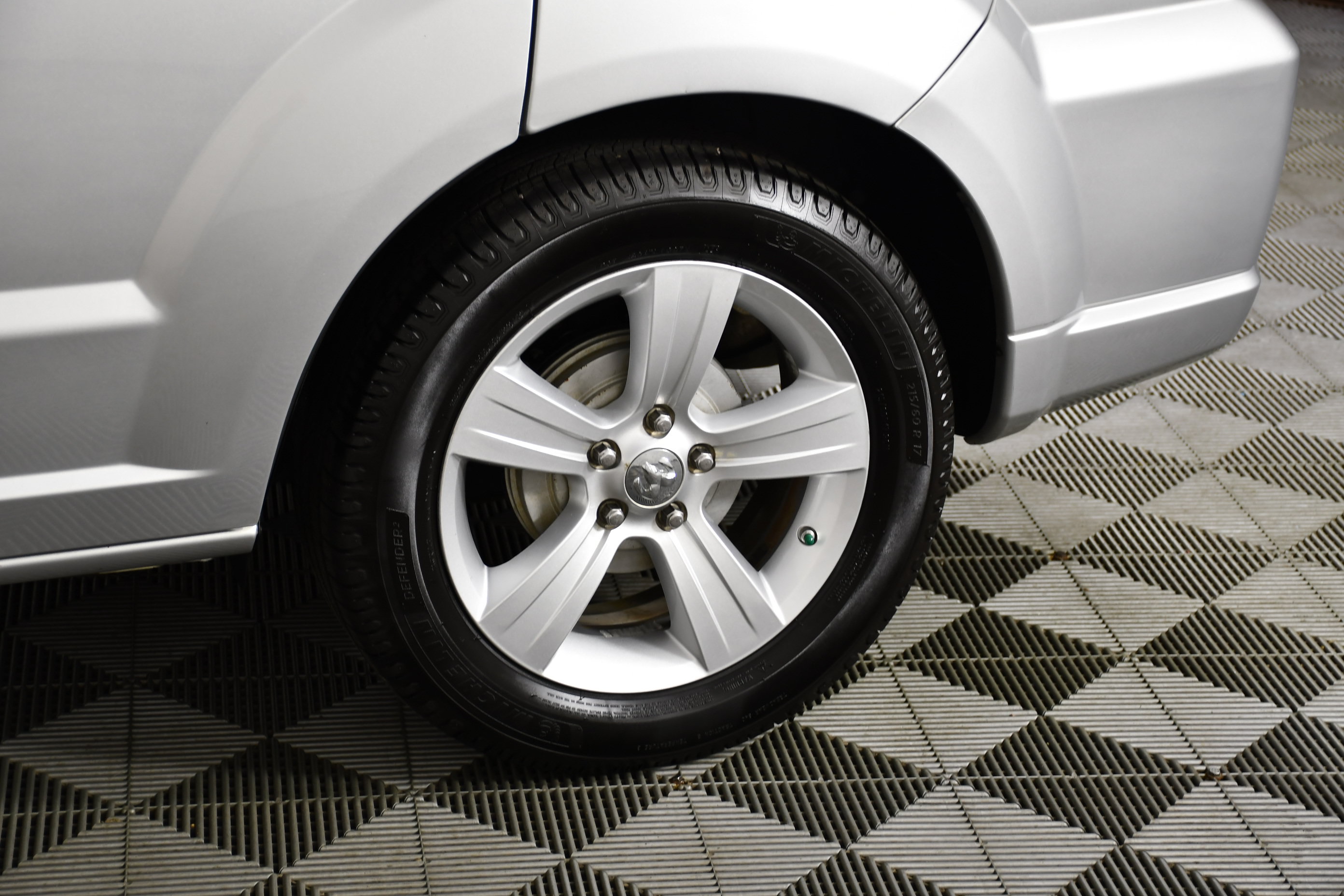 Used 2011 Dodge Caliber Mainstreet FWD image 41