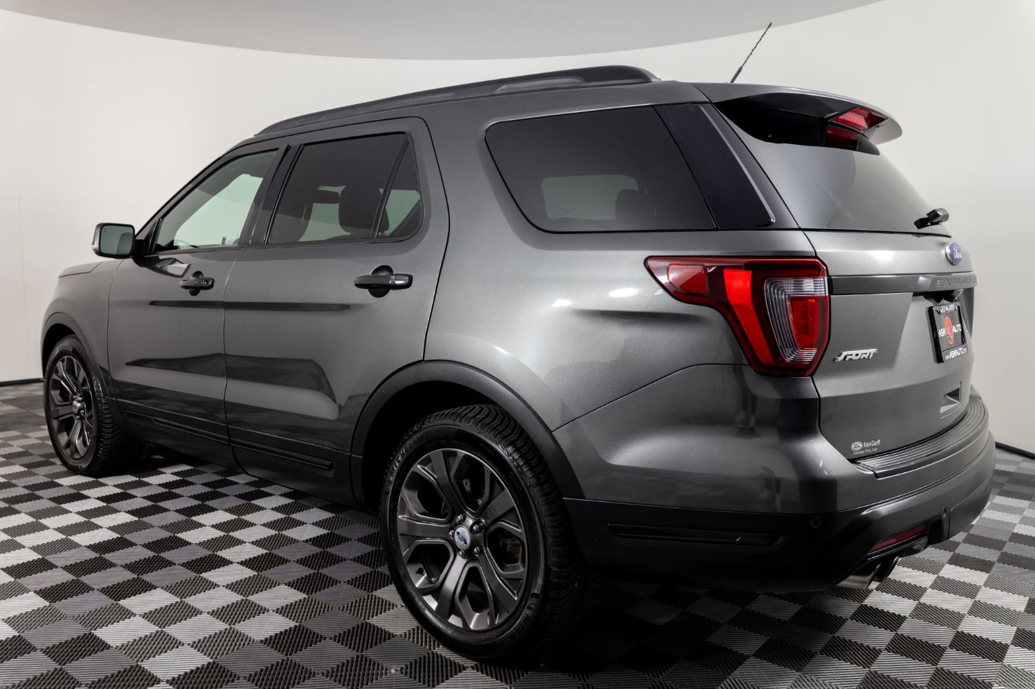Used 2018 Ford Explorer Sport w/ Equipment Group 401A image 4