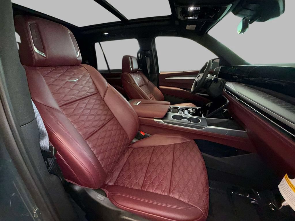 Used 2026 Cadillac Escalade Luxury w/ LPO, Floor Liner Package AWD/4WD image 14