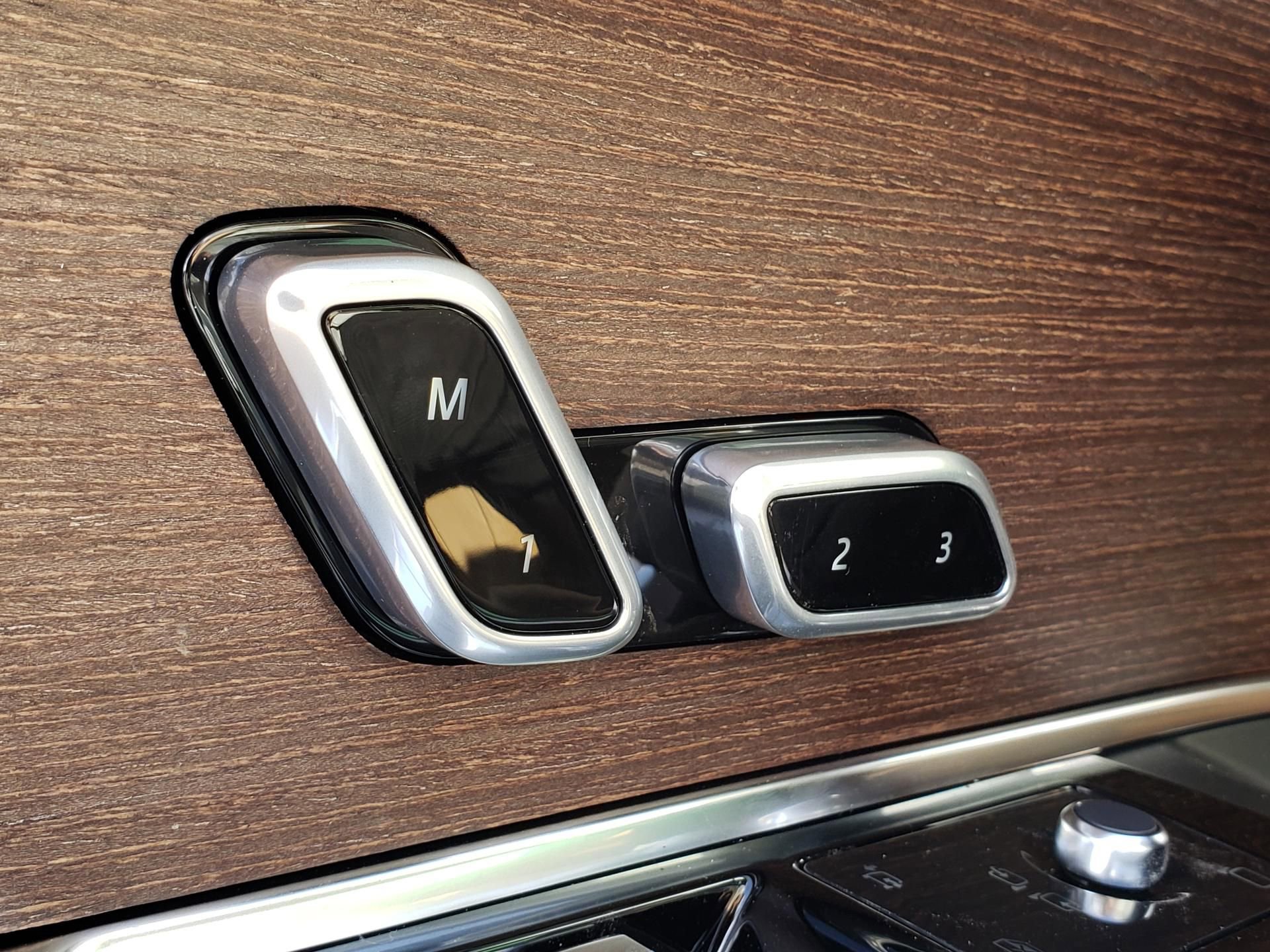 New 2026 Land Rover Range Rover SE image 20