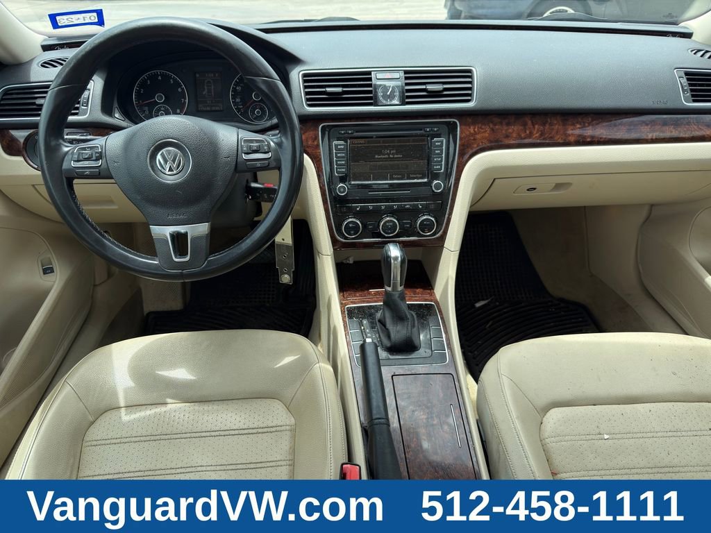 Used 2012 Volkswagen Passat 2.5 SEL FWD image 21
