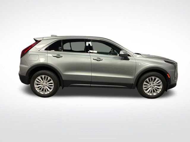 Used 2024 Cadillac XT4 Luxury w/ Cold Weather Package FWD image 6