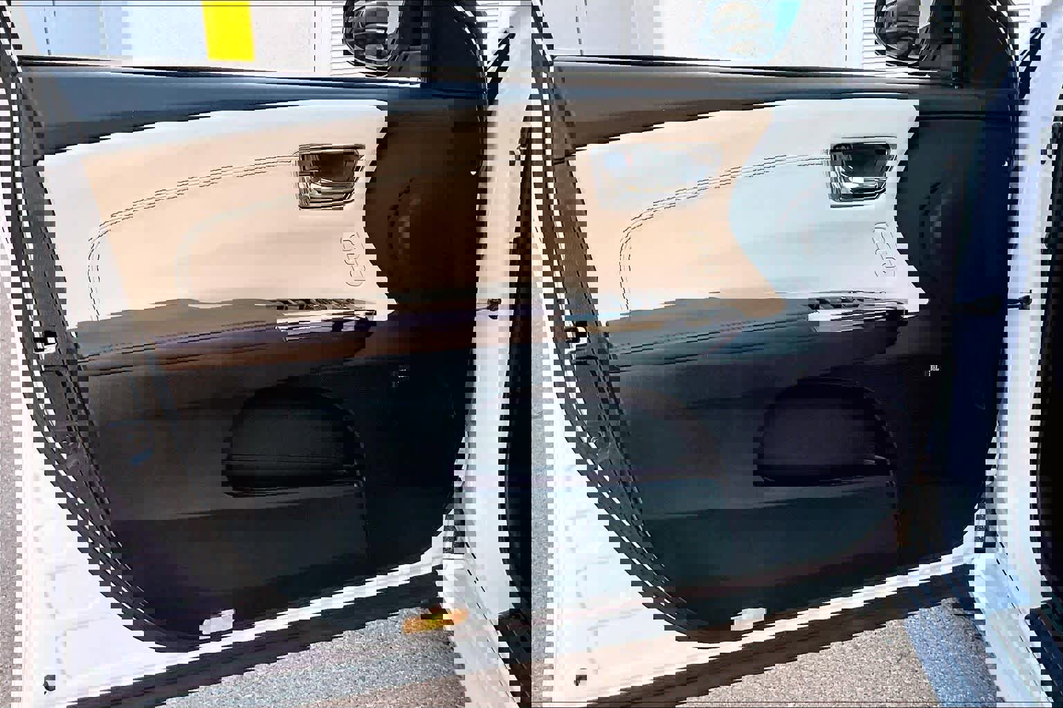 Used 2018 Toyota Avalon Limited image 21