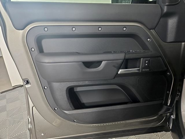 Certified 2025 Land Rover Defender 110 X AWD/4WD image 13