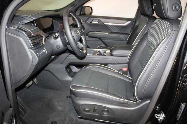 Used 2025 GMC Acadia Denali w/ LPO, Floor Liner Package image 8