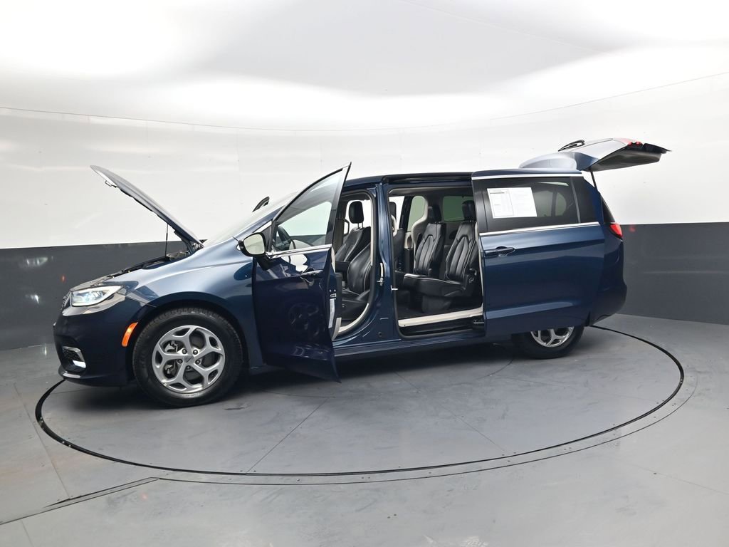 Used 2024 Chrysler Pacifica Limited image 45