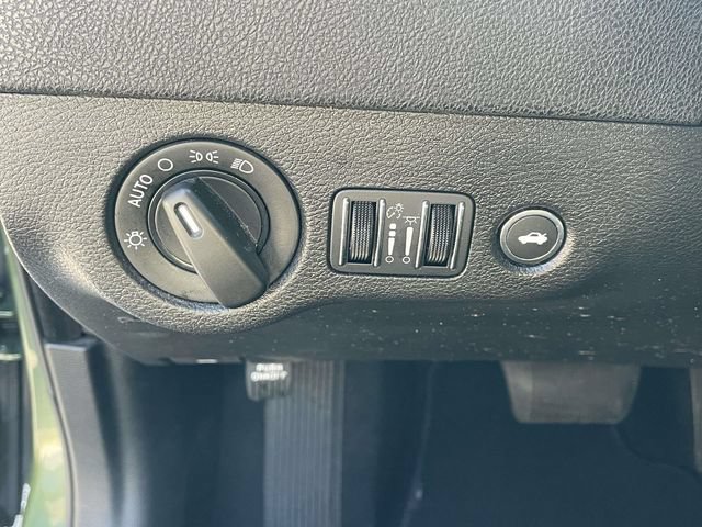 Used 2023 Dodge Charger SXT RWD image 19