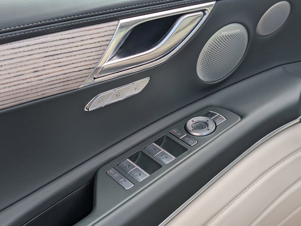 Used 2025 Genesis GV80 3.5T Prestige image 24