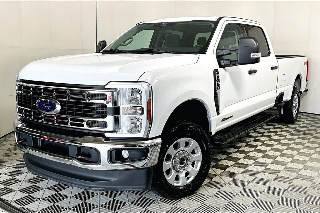 Used 2024 Ford F250 XLT image 2