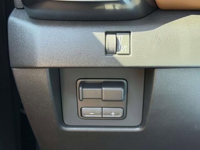 Used 2025 GMC Canyon AT4 w/ Technology Plus Package image 20