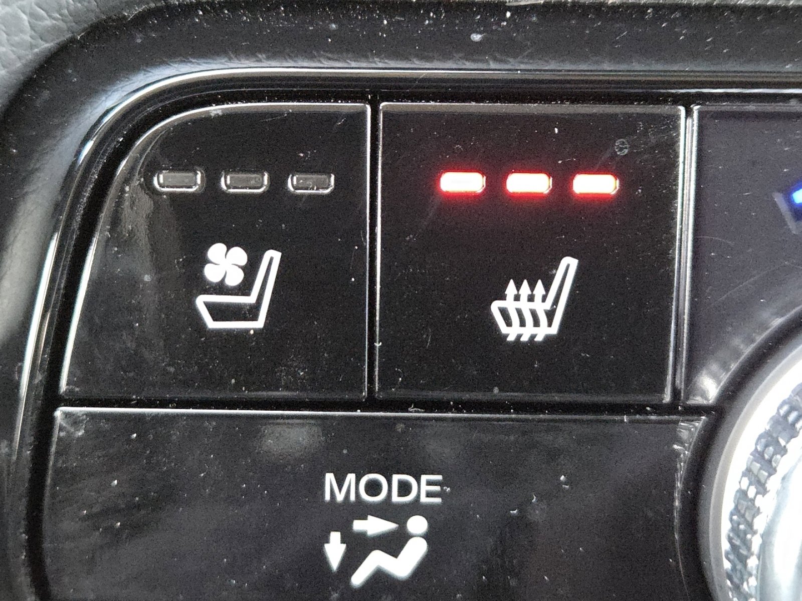 Used 2025 Honda Pilot Elite image 8