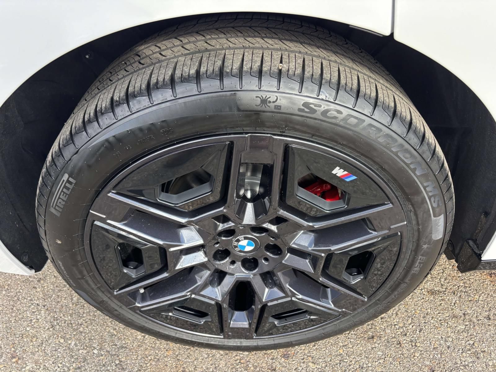 Used 2026 BMW iX xDrive60 w/ M Sport Package AWD/4WD image 10