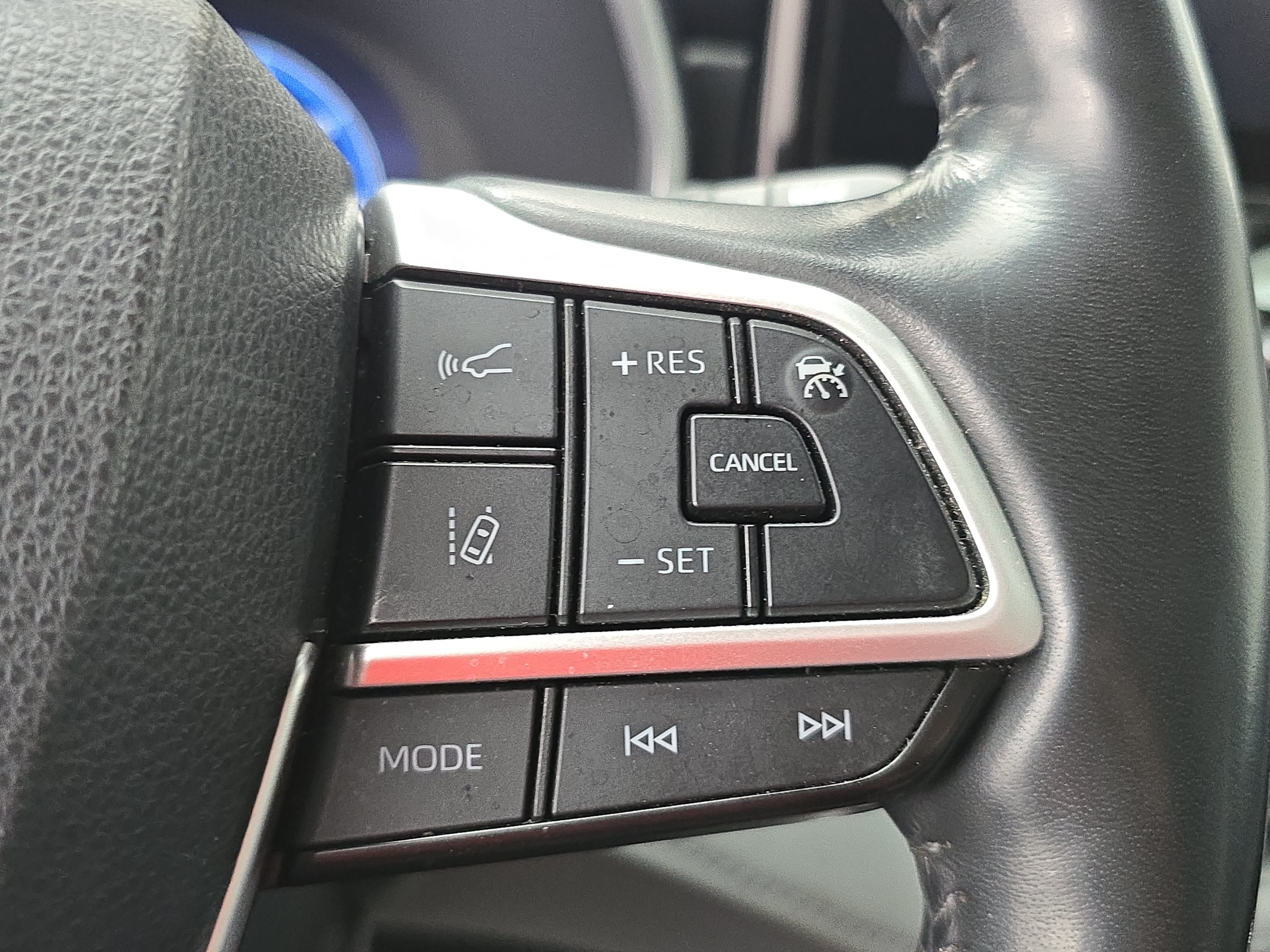 Used 2023 Toyota Highlander Limited FWD image 19