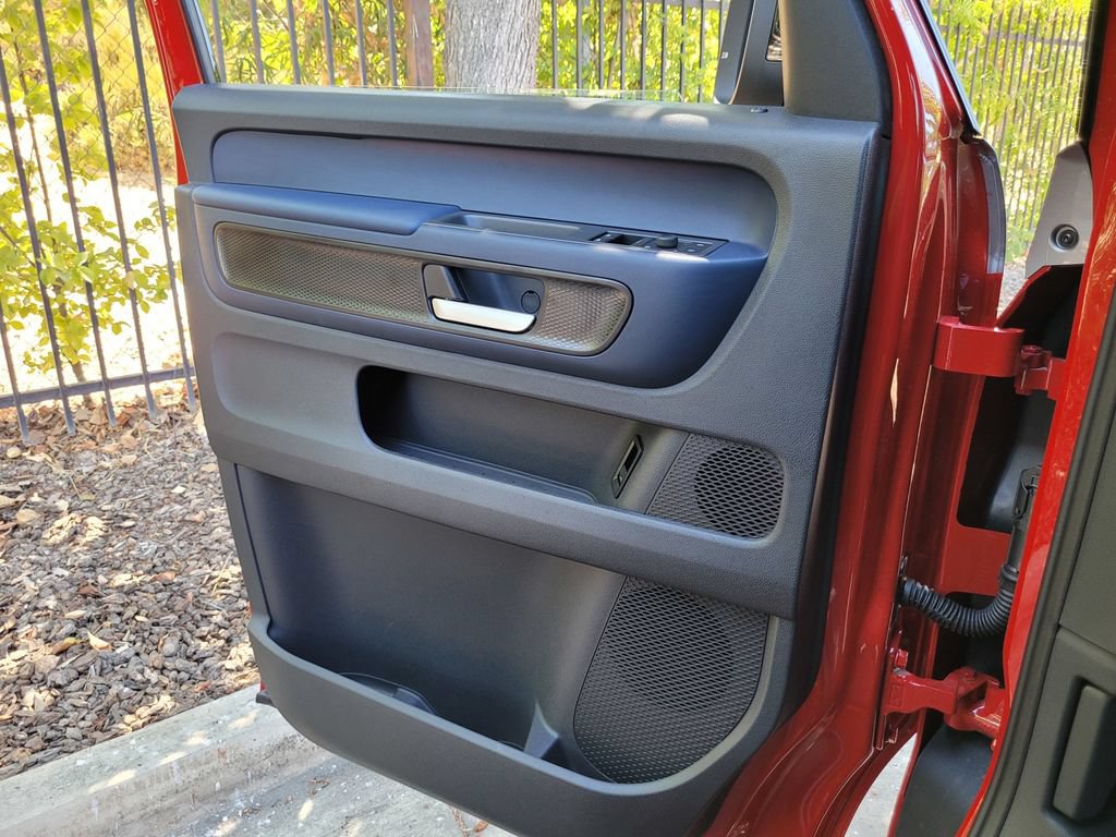 New 2025 Volkswagen ID. Buzz Pro S Plus RWD image 25