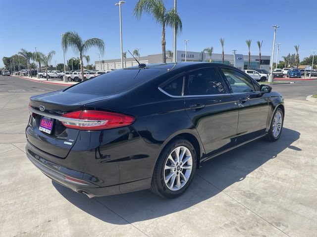Used 2017 Ford Fusion SE w/ Fusion SE Technology Package FWD image 8
