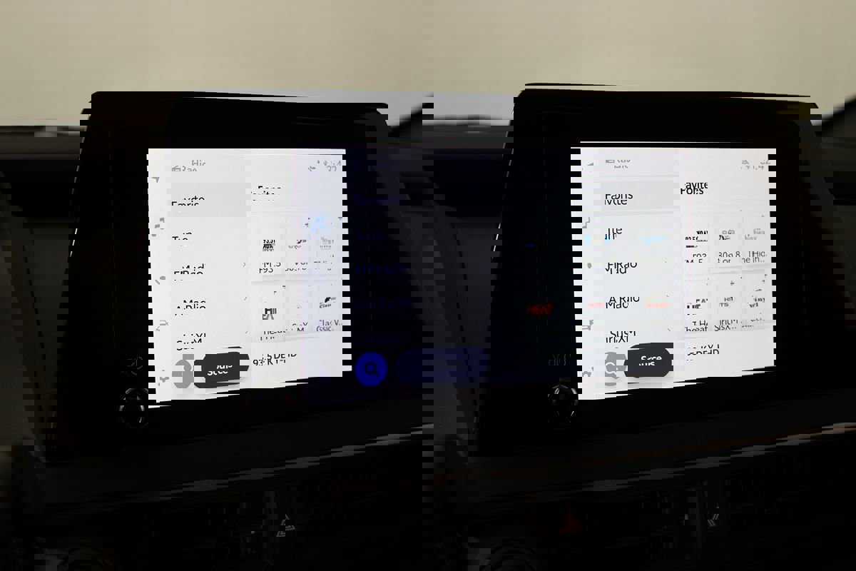 Used 2024 Toyota Prius LE image 19