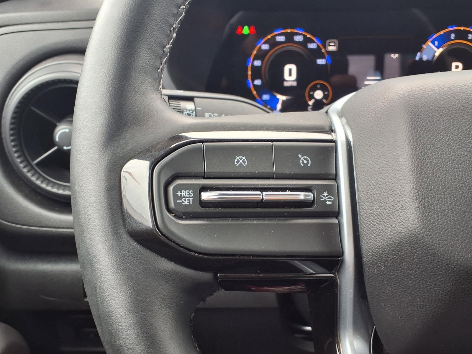 Used 2025 Chevrolet Colorado Trail Boss w/ Off-Road Front Bumper Package image 15