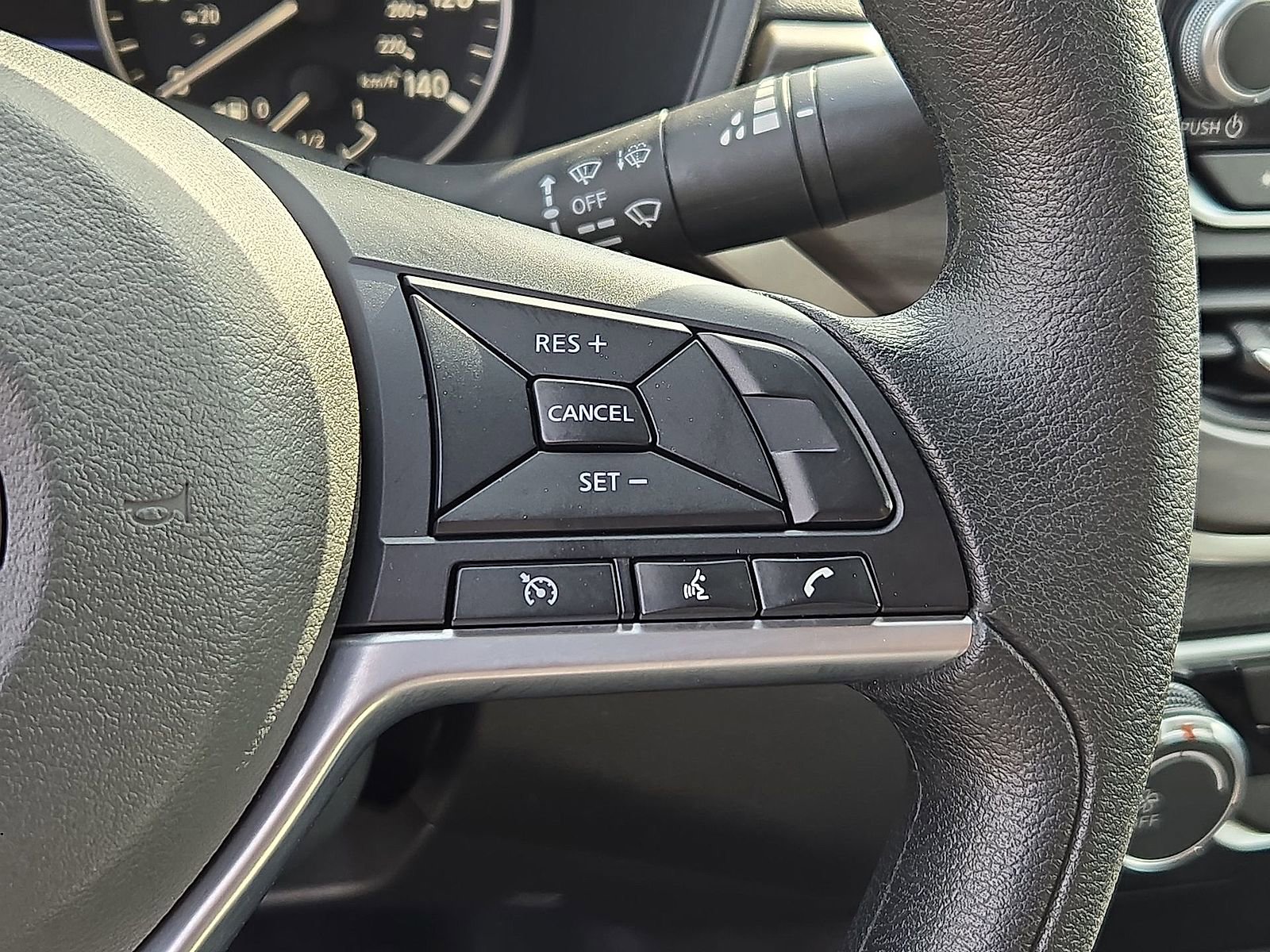 Used 2025 Nissan Altima 2.5 SV image 24