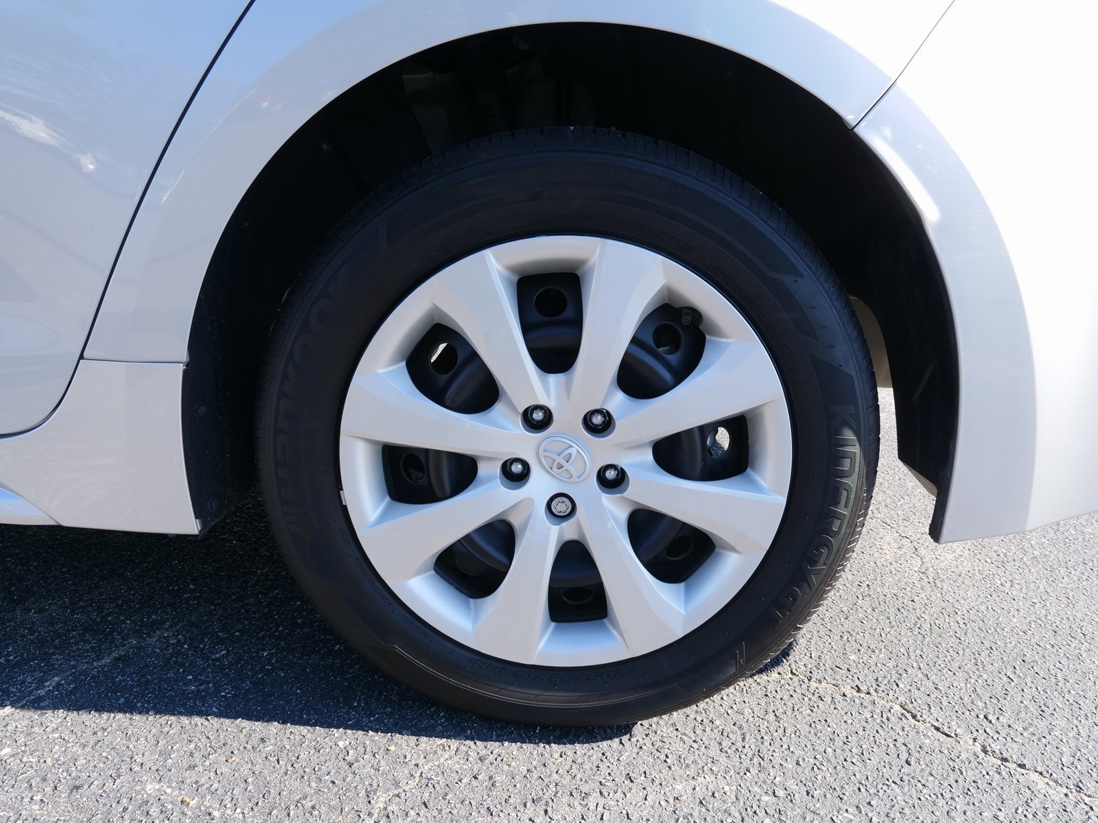 Used 2024 Toyota Corolla LE image 13