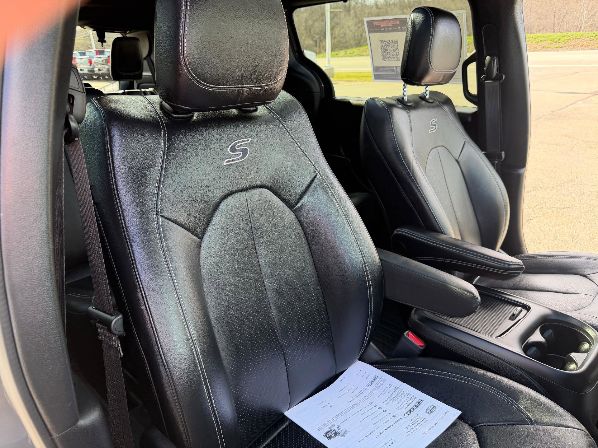 Used 2022 Chrysler Pacifica Touring-L w/ S Appearance Package image 41