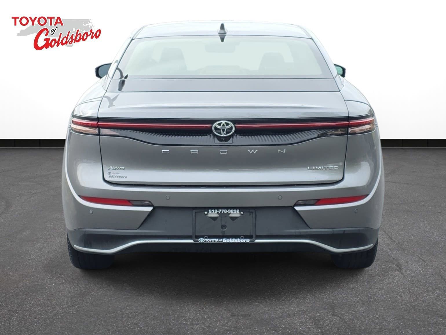 Used 2023 Toyota Crown XLE image 6