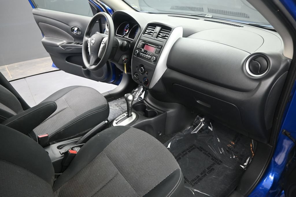 Used 2015 Nissan Versa SV FWD image 24