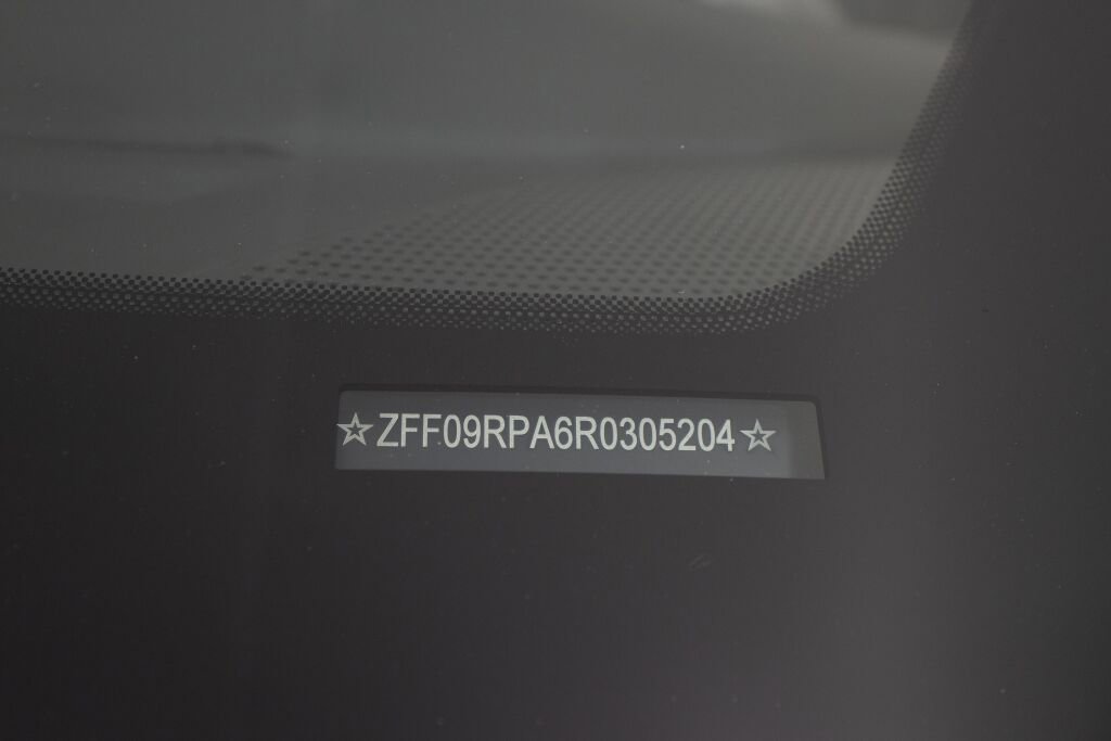 Used 2024 Ferrari Roma Spider image 25