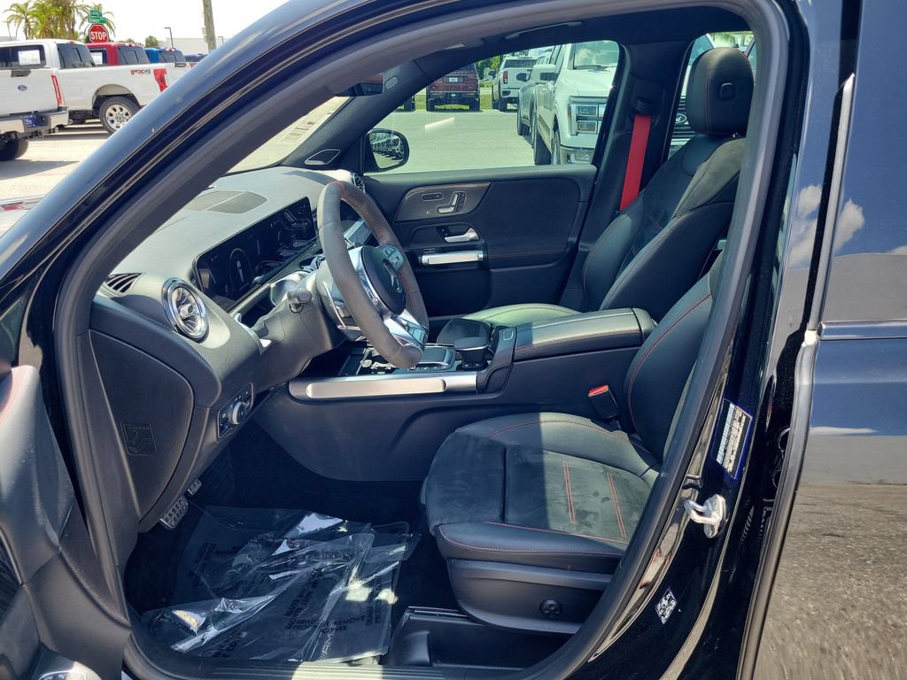 Used 2021 Mercedes-Benz GLB 35 AMG 4MATIC image 19