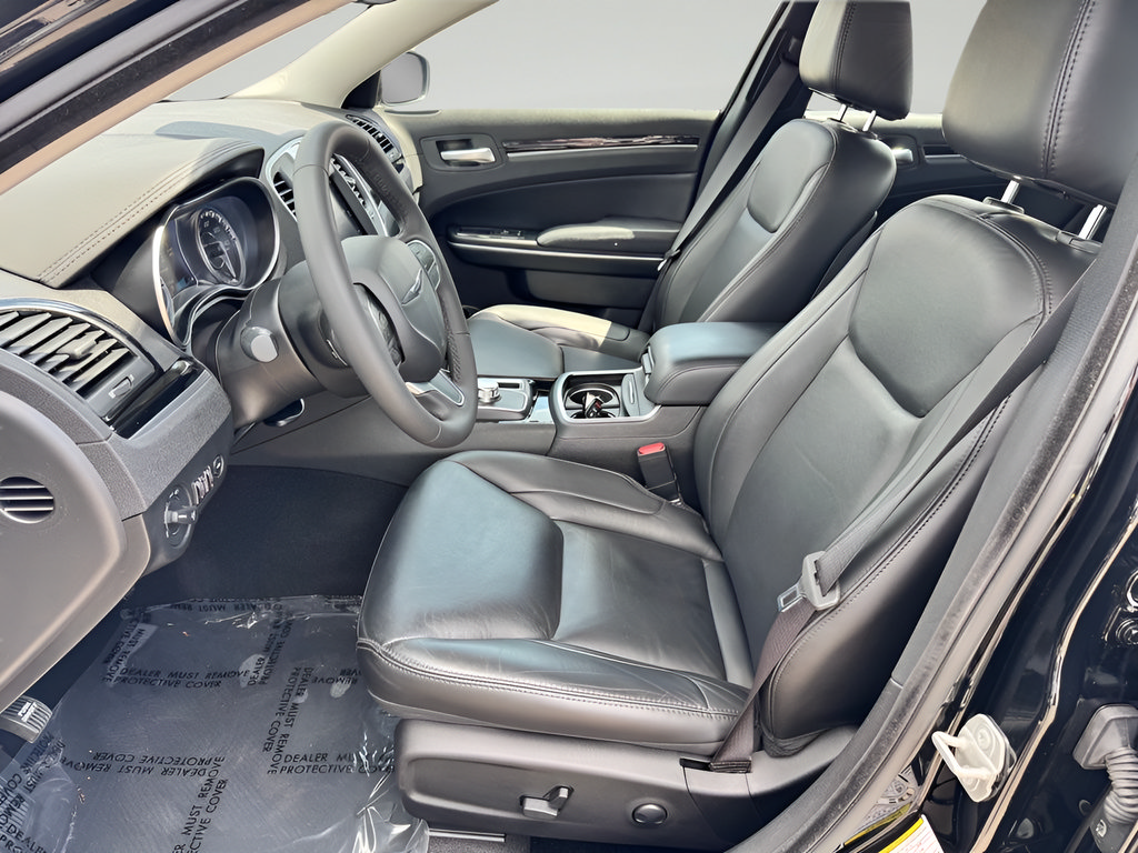 Used 2023 Chrysler 300 Touring L RWD image 10