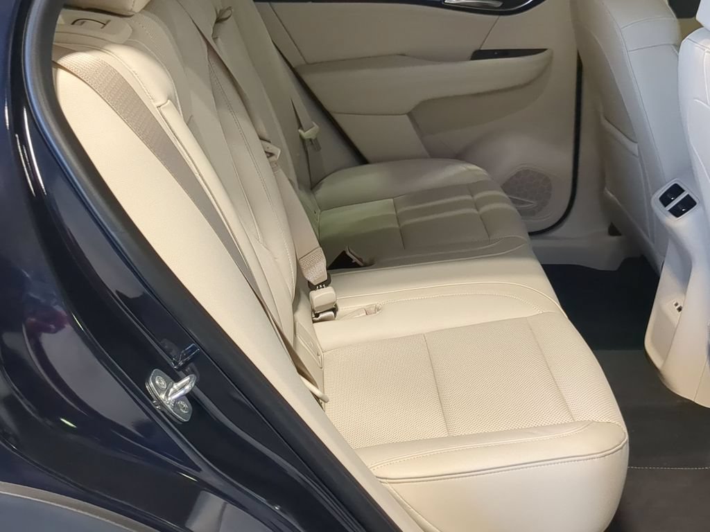 Used 2021 Buick Envision Essence AWD/4WD image 24