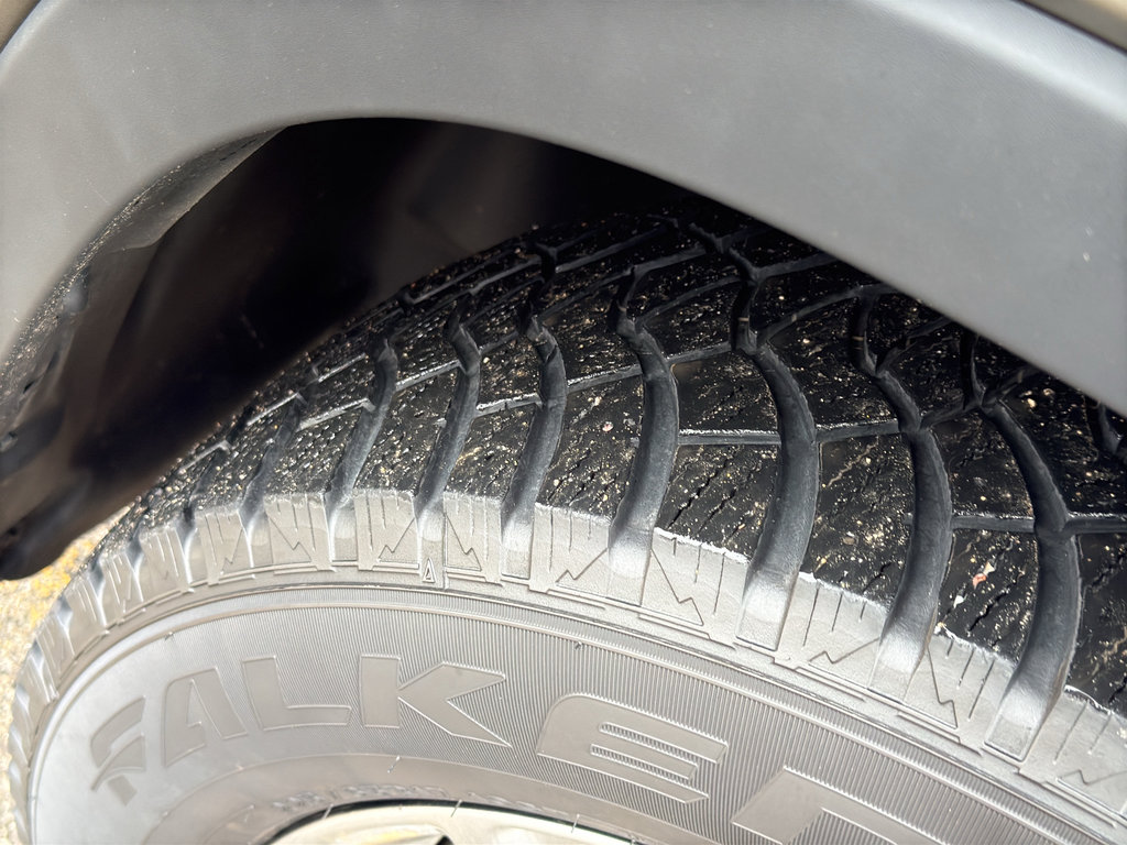 Used 2021 Jeep Cherokee Latitude Lux w/ Comfort/Convenience Group image 10