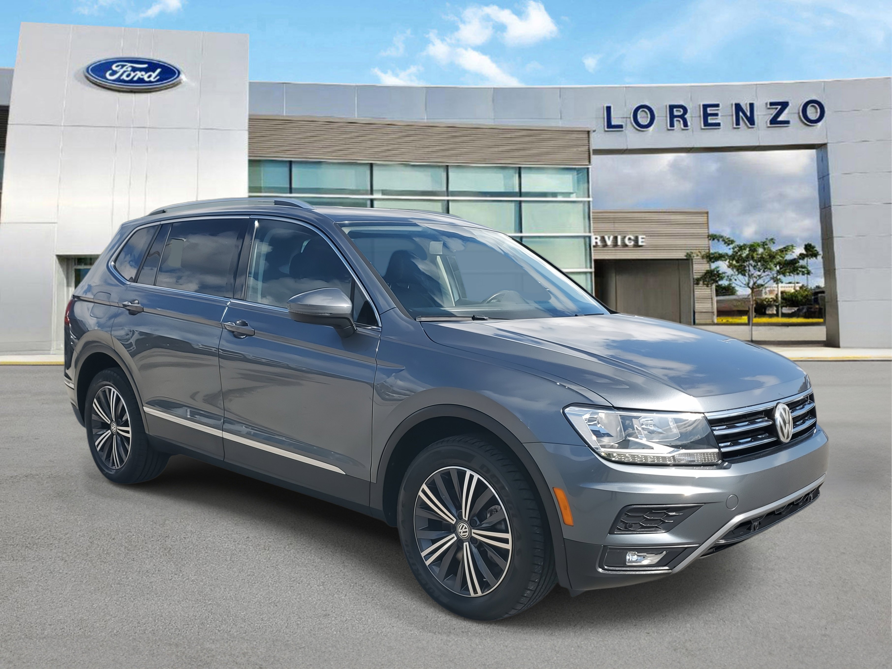 Used 2019 Volkswagen Tiguan SEL image 3
