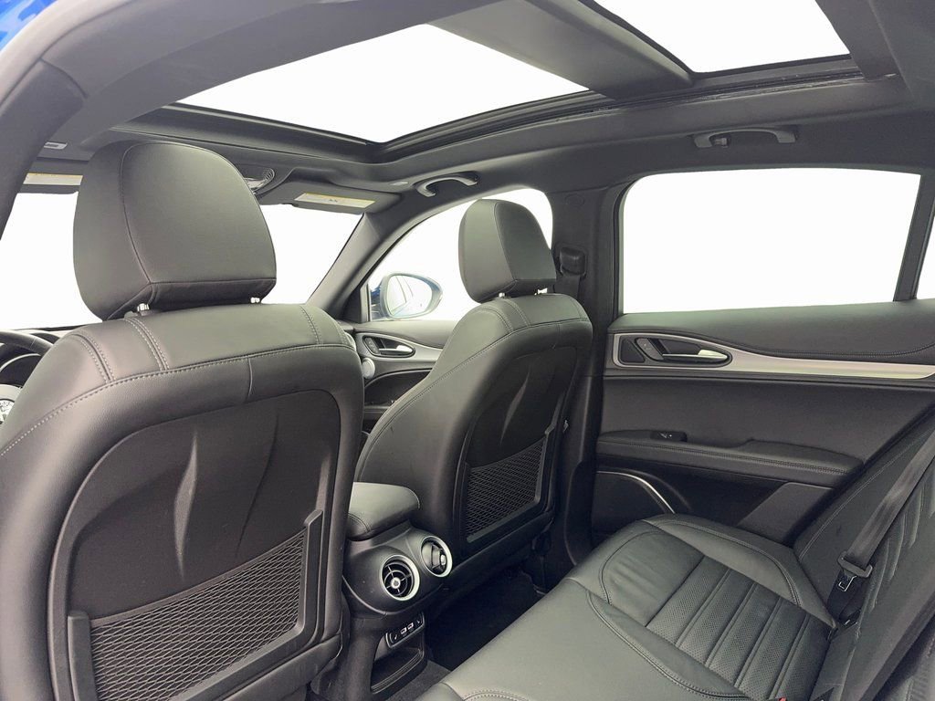 Used 2023 Alfa Romeo Stelvio Veloce image 35