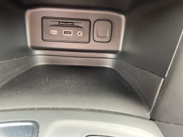 Used 2022 Chevrolet Equinox RS w/ RS Leather Package image 36