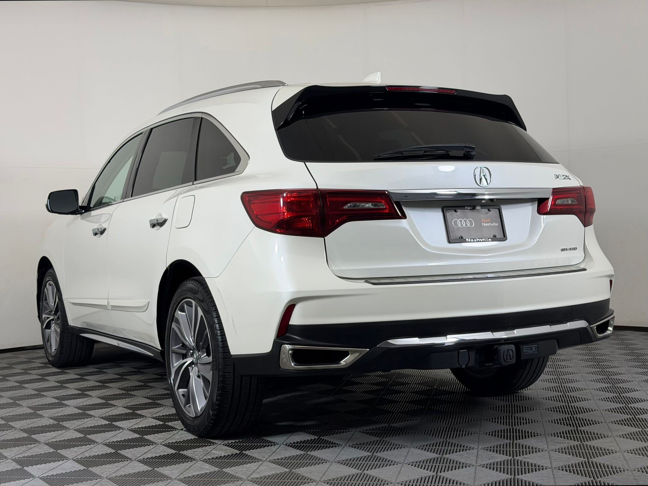 Used 2018 Acura MDX SH-AWD w/ Technology Package image 3