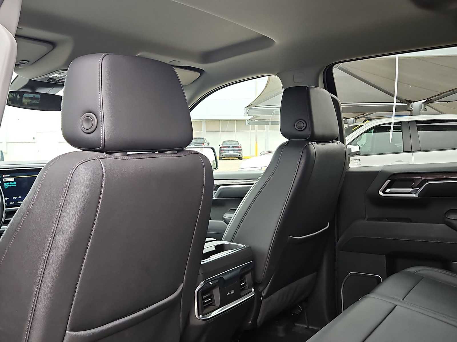 Used 2022 Chevrolet Silverado 1500 LTZ AWD/4WD image 16