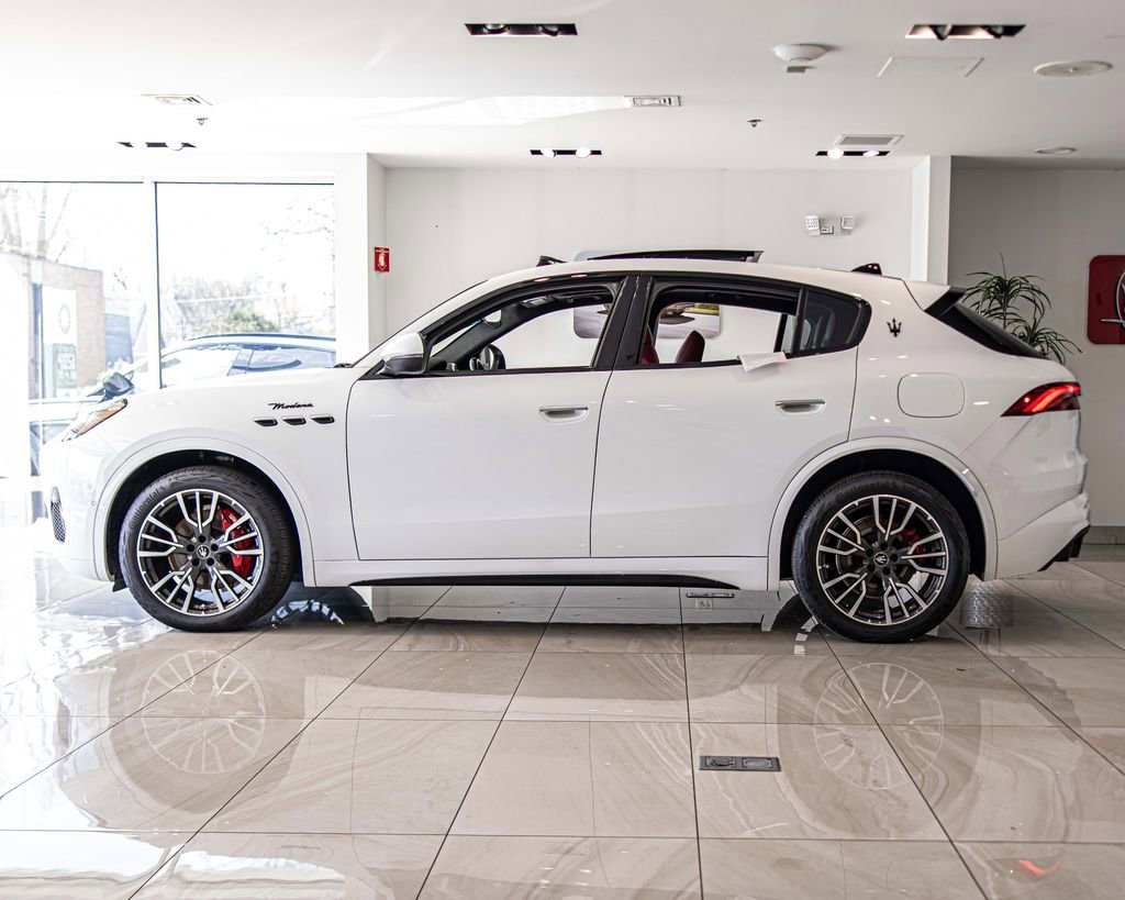 Used 2023 Maserati Grecale Modena AWD/4WD image 6