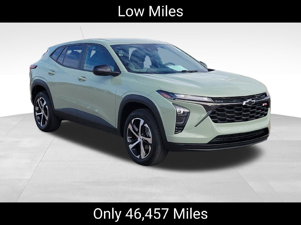 Used 2024 Chevrolet Trax RS w/ Driver Confidence Package FWD image 2