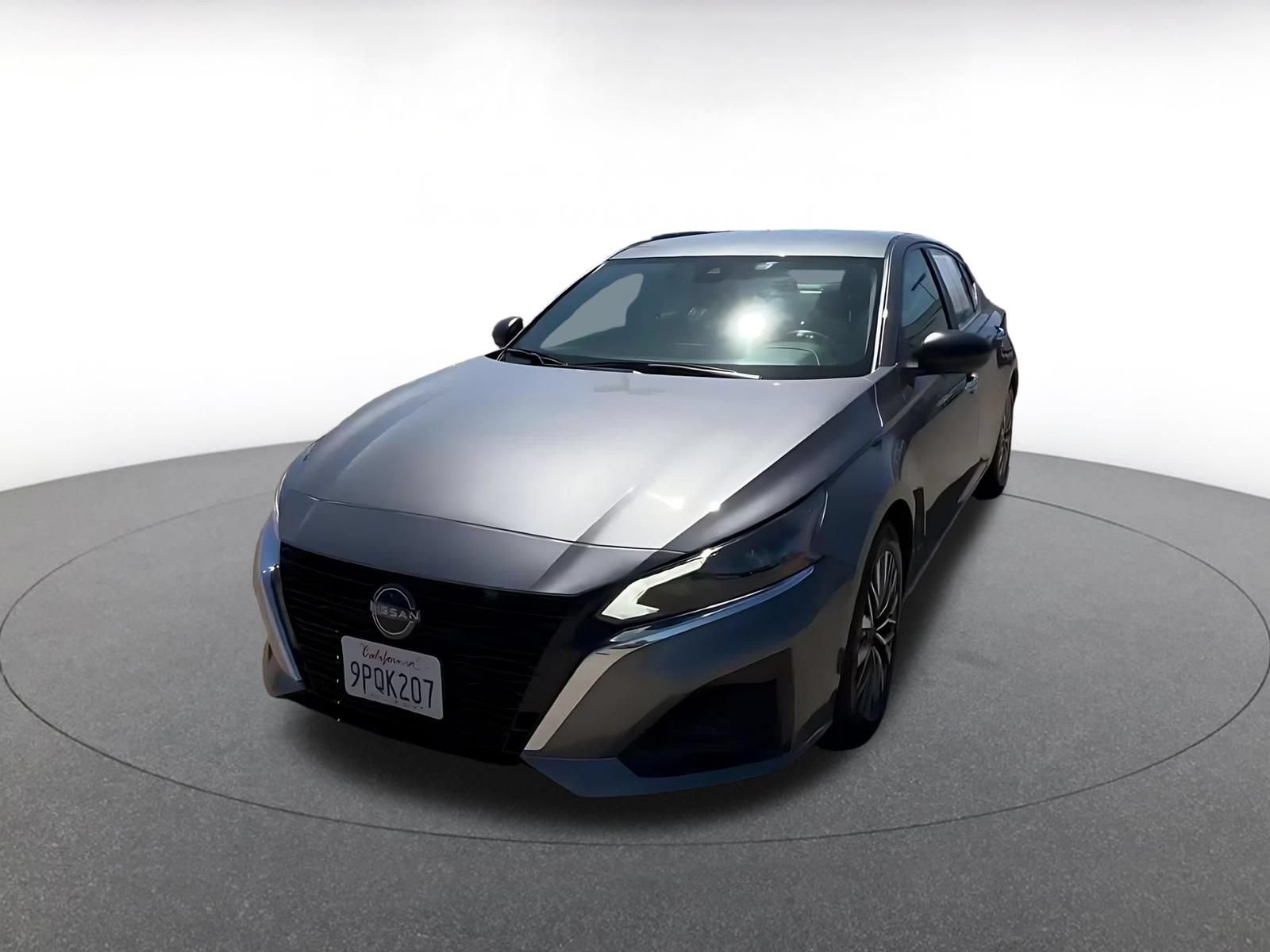 Used 2025 Nissan Altima 2.5 SV FWD image 7