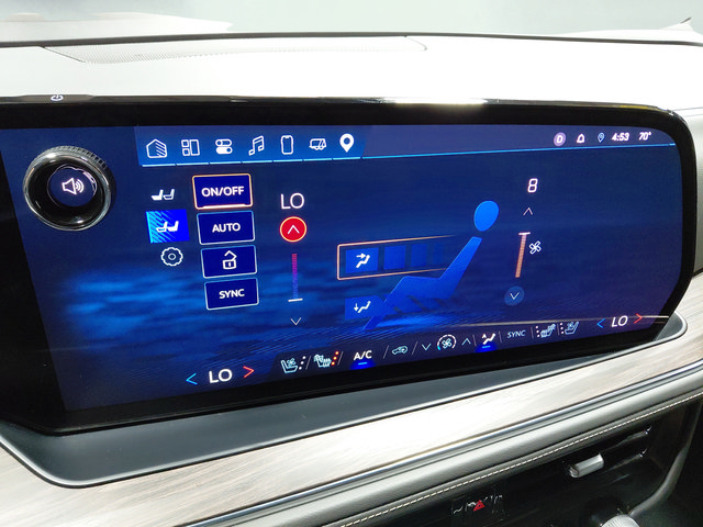 Used 2025 Chevrolet Suburban Premier AWD/4WD image 37