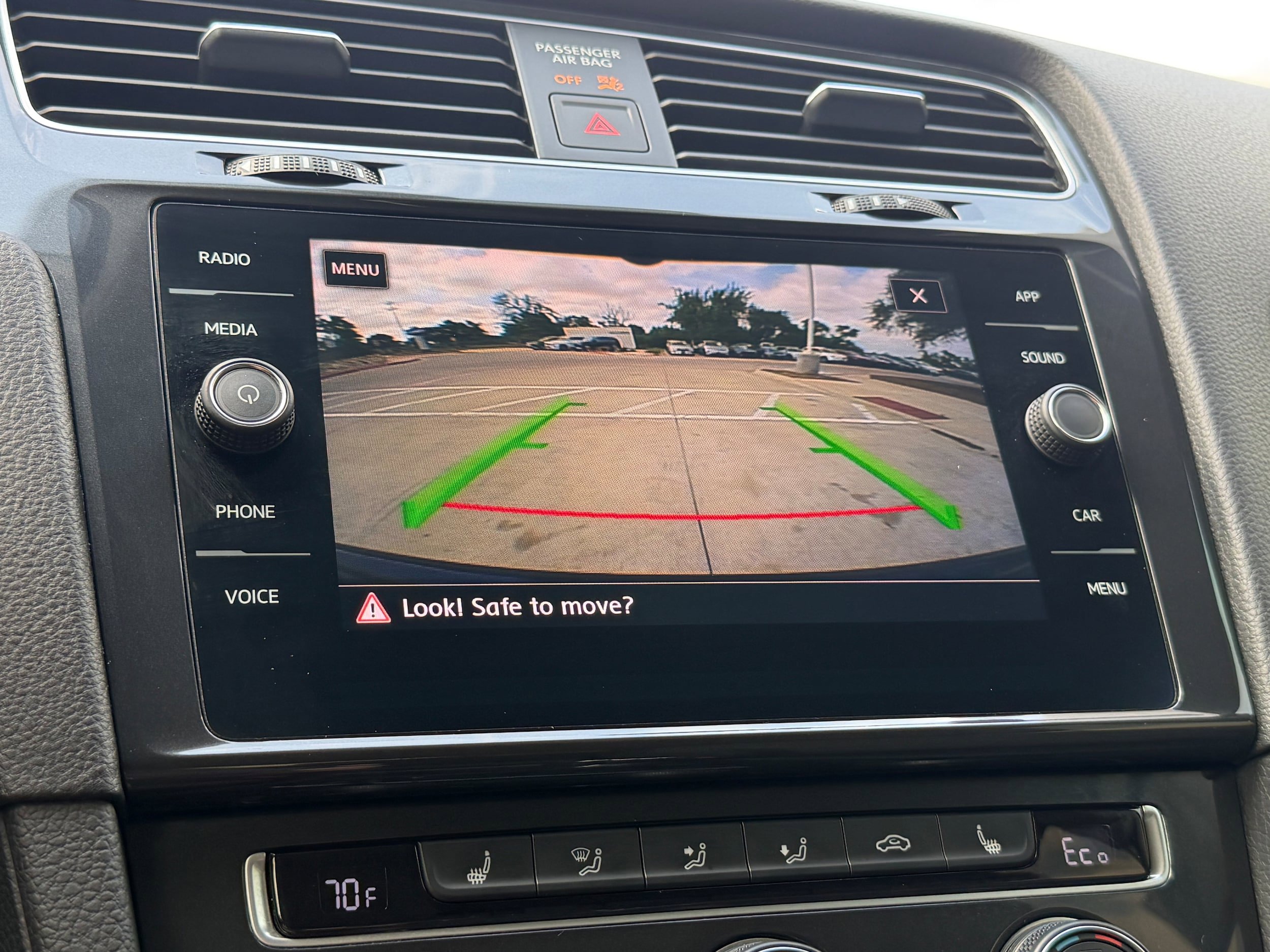 Used 2019 Volkswagen e-Golf SE FWD image 19