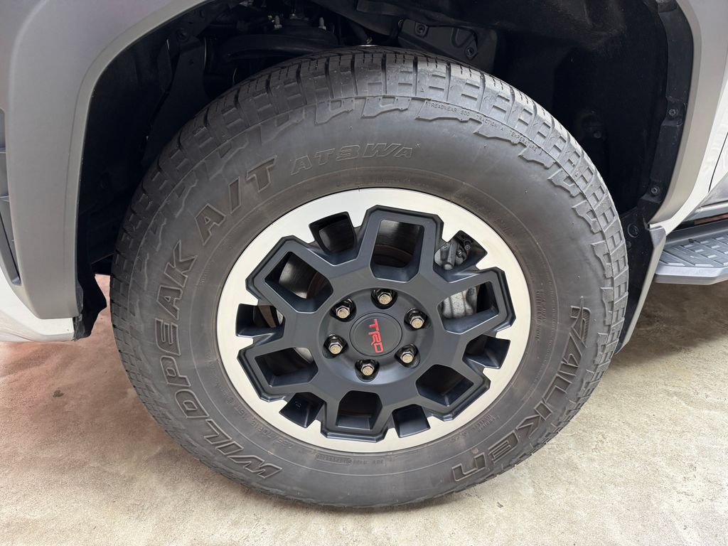 Used 2025 Toyota 4Runner TRD Off-Road Premium w/ Tow Technology Package AWD/4WD image 31