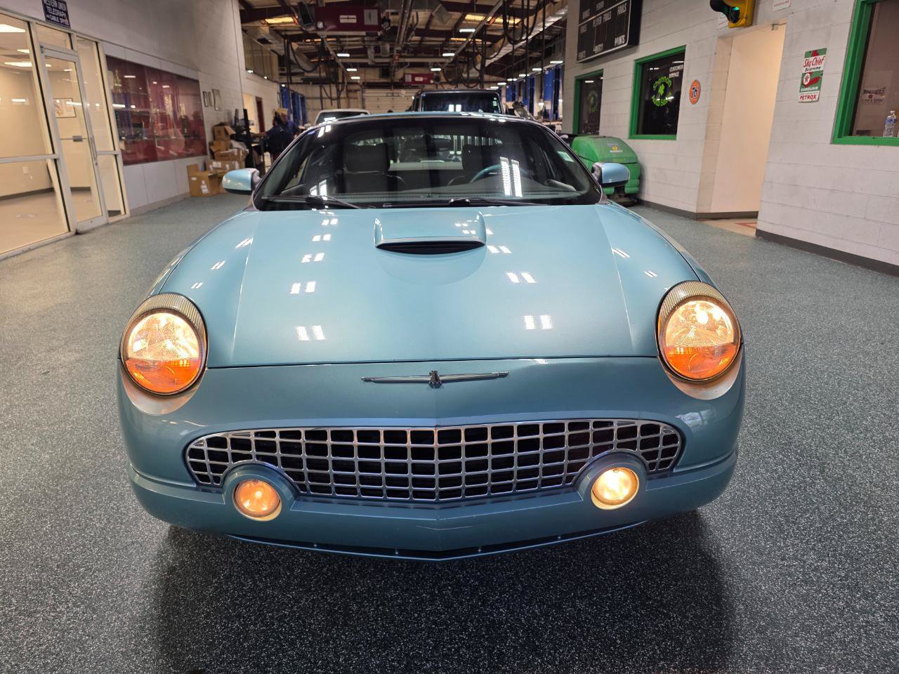 Used 2002 Ford Thunderbird RWD image 3
