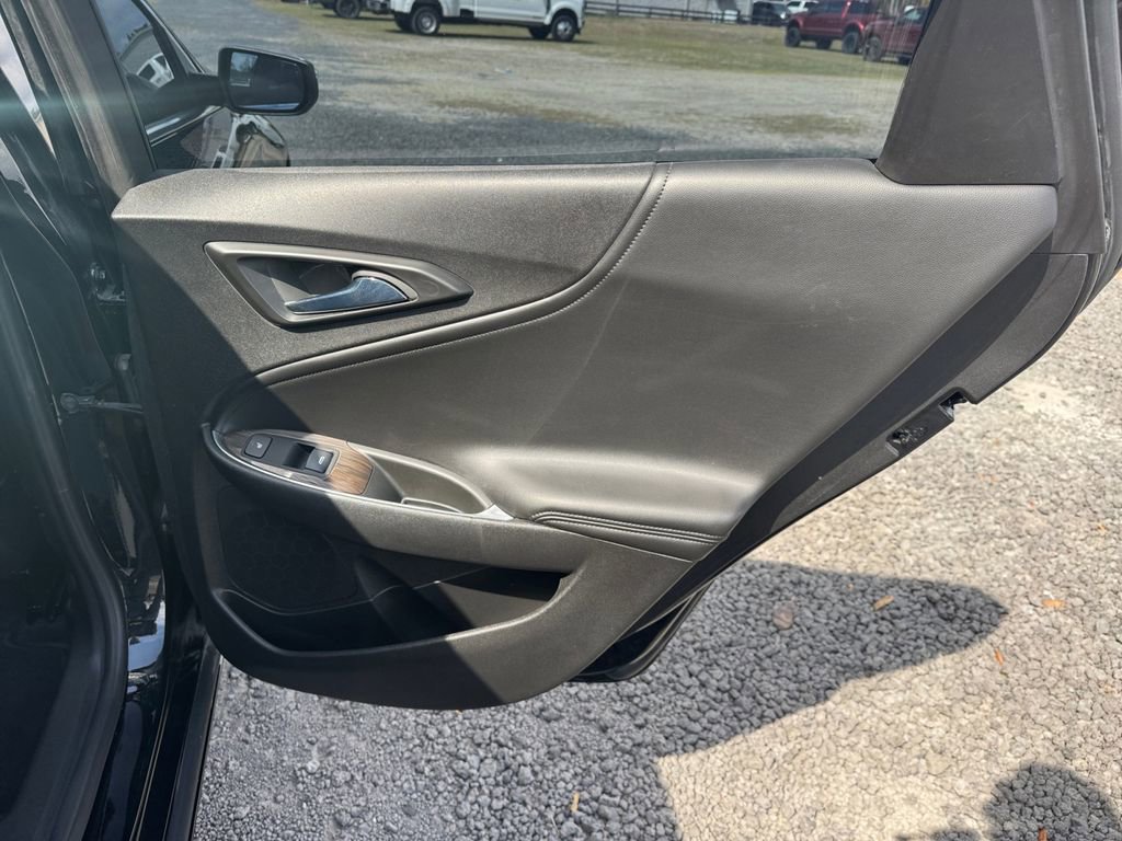 Used 2022 Chevrolet Malibu Premier image 22