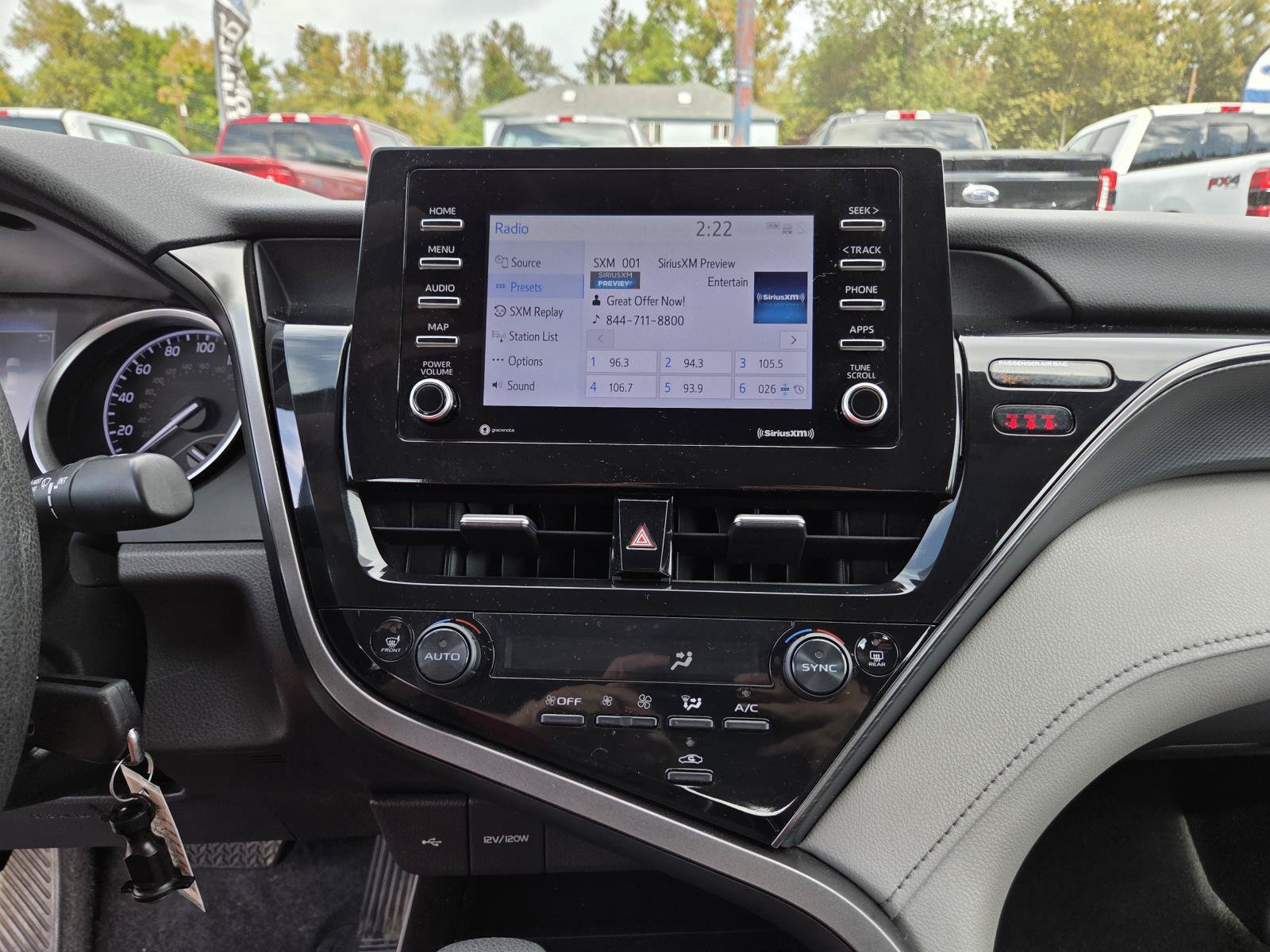 Used 2022 Toyota Camry LE FWD image 25