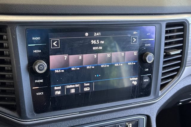 Used 2020 Volkswagen Atlas Cross Sport SE w/ Panoramic Sunroof Package FWD image 18
