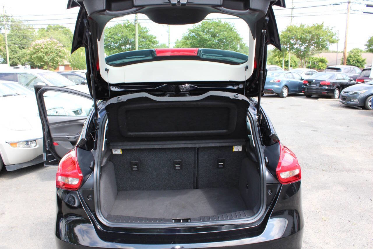 Used 2016 Ford Focus SE image 27