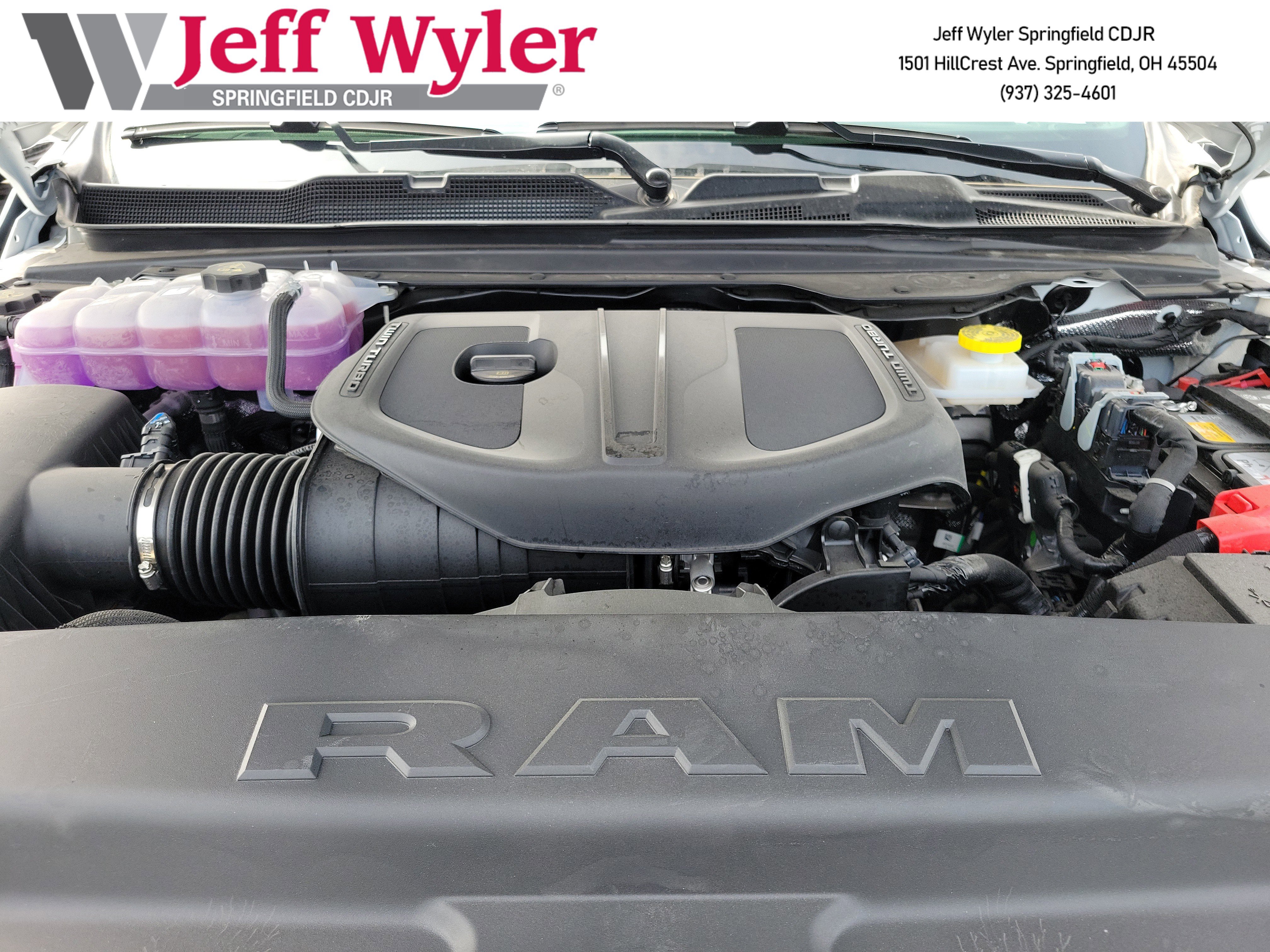 New 2026 RAM 1500 Express AWD/4WD image 17